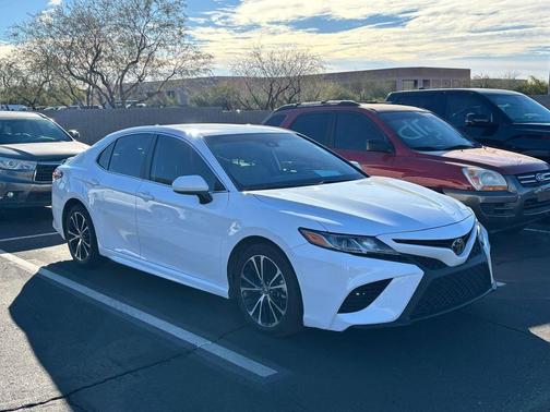 2019 Toyota Camry SE