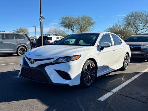 2019 Toyota Camry SE