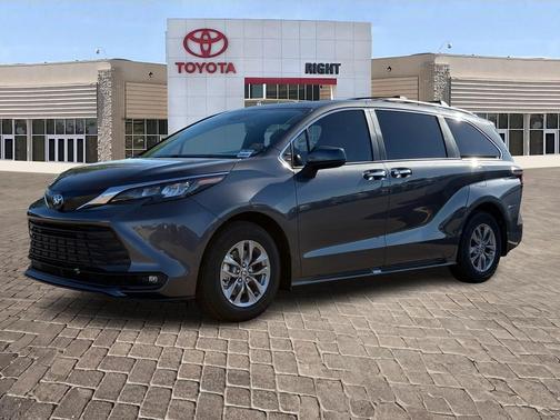 2025 Toyota Sienna XLE