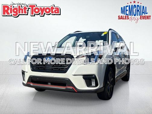 Crystal White Pearl 2023 Subaru Forester Sport
