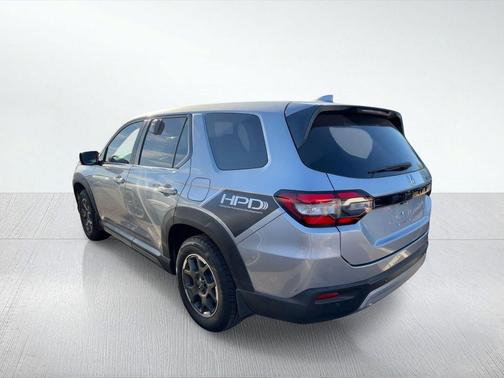 Lunar Silver Metallic 2023 Honda Pilot 2WD EX-L 8 Passenger