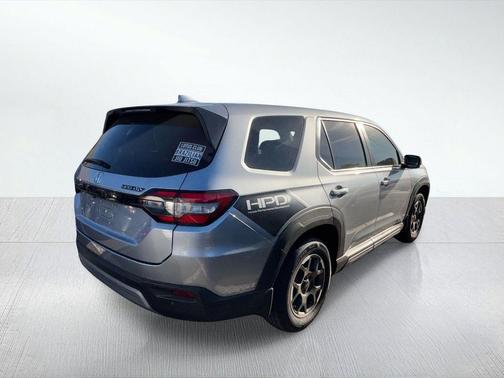 Lunar Silver Metallic 2023 Honda Pilot 2WD EX-L 8 Passenger