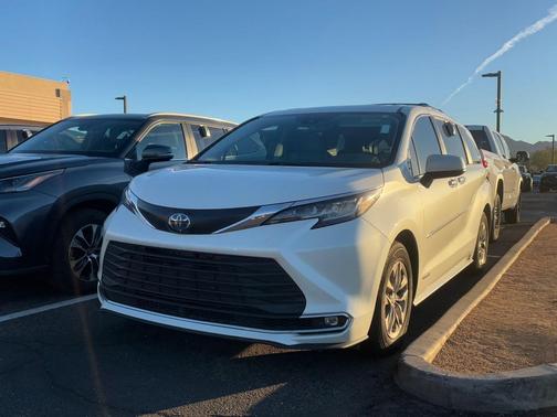 2021 Toyota Sienna XLE 7 Passenger