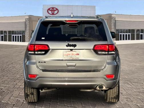 2021 Jeep Grand Cherokee Laredo