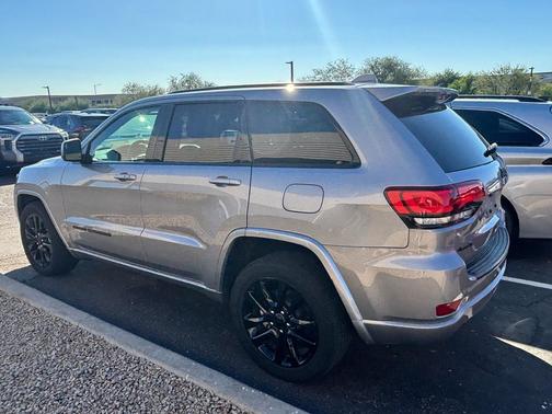 2021 Jeep Grand Cherokee Laredo
