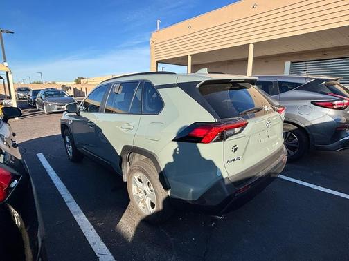 2021 Toyota RAV4 XLE