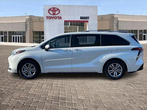 2022 Toyota Sienna Platinum 7 Passenger