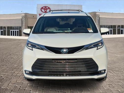 2022 Toyota Sienna Platinum 7 Passenger