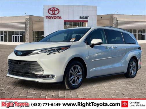 2022 Toyota Sienna Platinum 7 Passenger