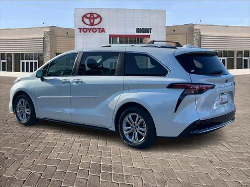 2022 Toyota Sienna Platinum 7 Passenger