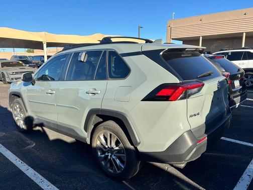 2023 Toyota RAV4 XLE Premium
