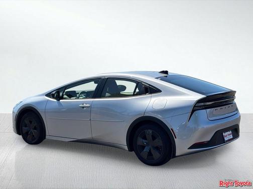 Cutting Edge 2026 Toyota Prius Plug-In Hybrid SE
