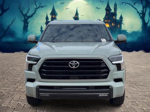 2024 Toyota Sequoia SR5