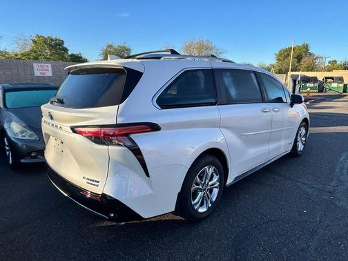 2021 Toyota Sienna Platinum 7 Passenger