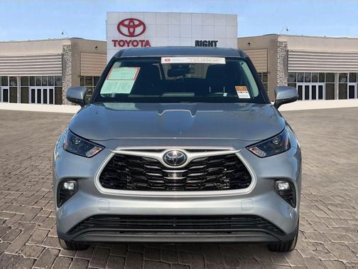 2025 Toyota Highlander LE