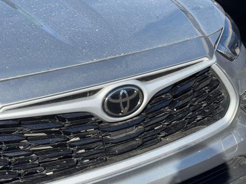 2025 Toyota Highlander LE