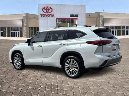 2023 Toyota Highlander Platinum