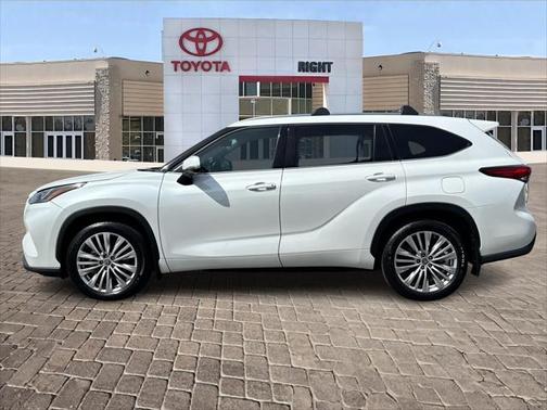 2023 Toyota Highlander Platinum
