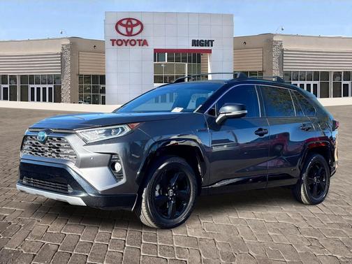 2020 Toyota RAV4 Hybrid SE