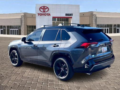 2020 Toyota RAV4 Hybrid SE