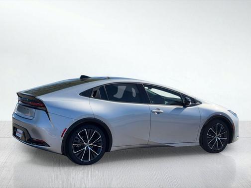 2025 Toyota Prius XLE