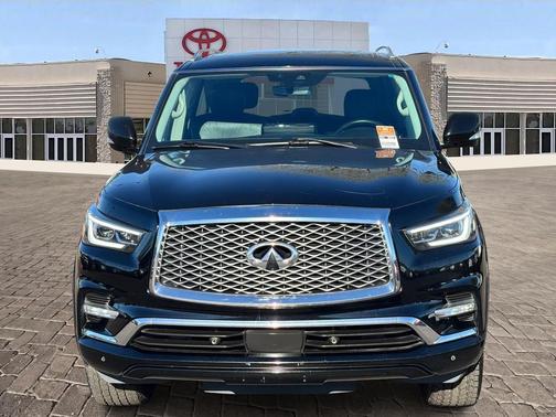 2022 INFINITI QX80 Luxe
