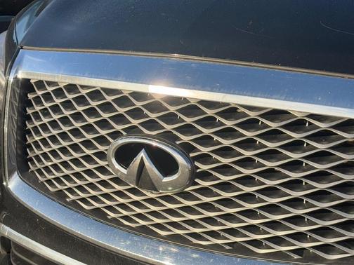 2022 INFINITI QX80 Luxe