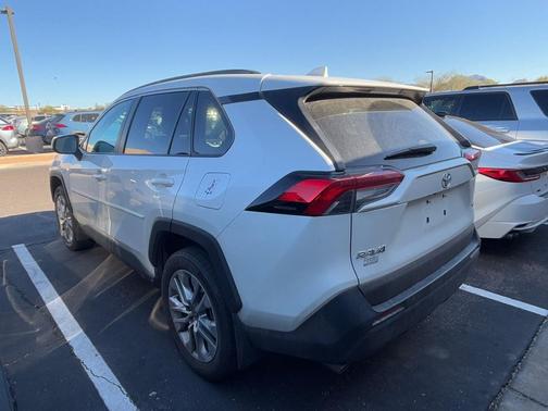 2022 Toyota RAV4 XLE Premium