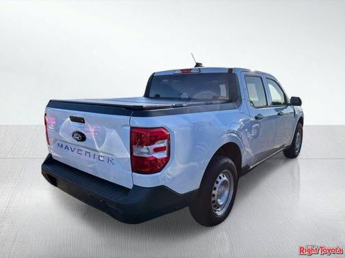 Oxford White 2025 Ford Maverick XL