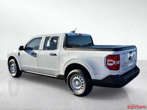 Oxford White 2025 Ford Maverick XL