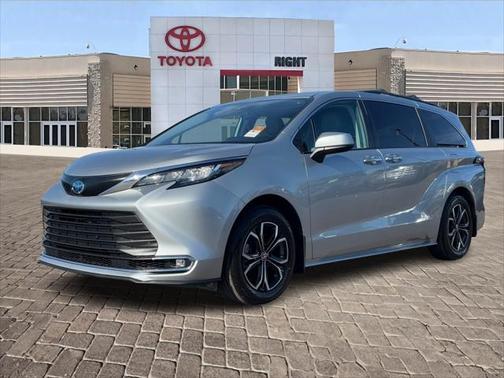2022 Toyota Sienna XLE 7 Passenger