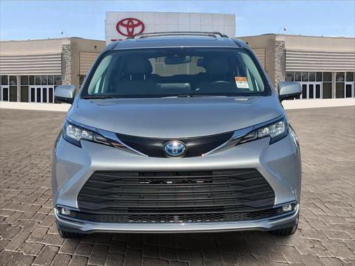 2022 Toyota Sienna XLE 7 Passenger