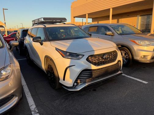 2023 Toyota Highlander XSE