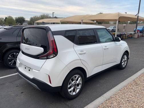 2024 Kia Soul LX