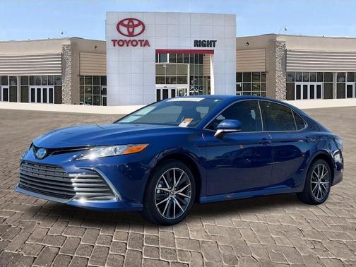 2023 Toyota Camry Hybrid XLE