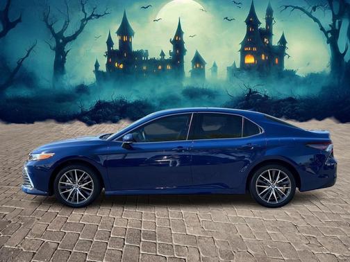 2023 Toyota Camry Hybrid XLE