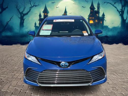 2023 Toyota Camry Hybrid XLE