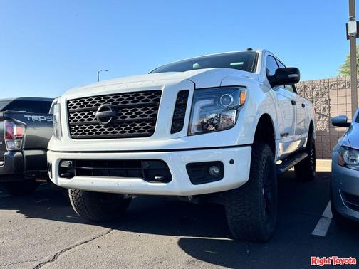 Pearl White 2019 Nissan Titan SV
