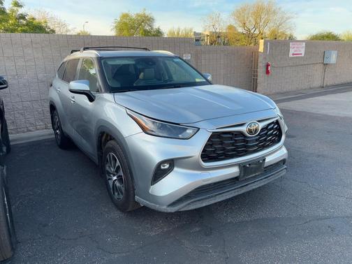2023 Toyota Highlander XLE