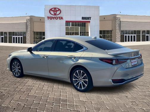 2021 Lexus ES 300h Base