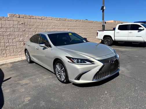 2021 Lexus ES 300h Base