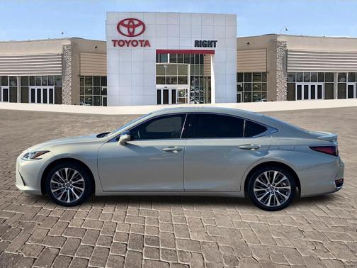 2021 Lexus ES 300h Base