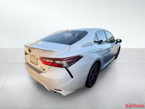 Ice Edge 2024 Toyota Camry SE
