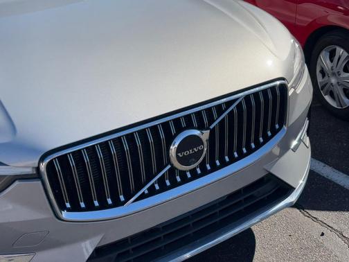 2022 Volvo XC60 B5 Inscription