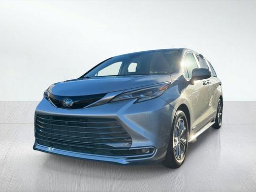 2021 Toyota Sienna Platinum 7 Passenger