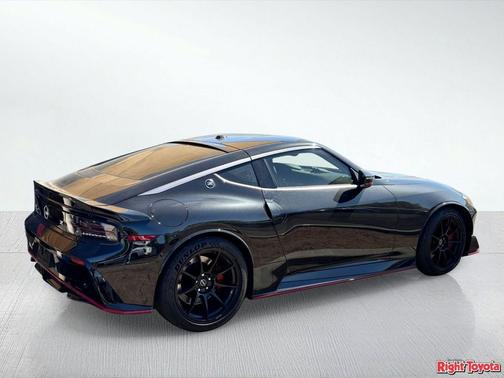 Black Diamond Pearl 2024 Nissan Z NISMO Auto