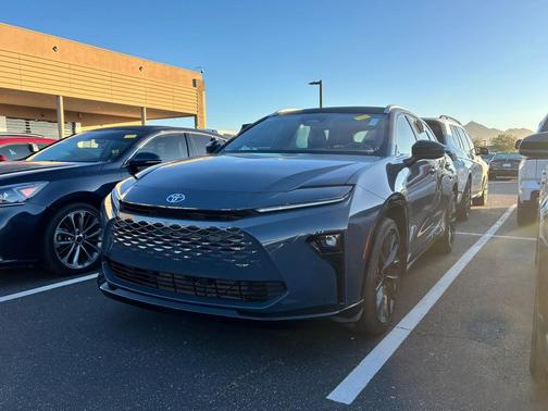 2025 Toyota Crown Signia Limited