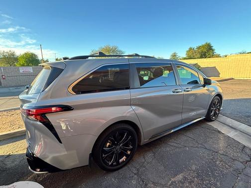2023 Toyota Sienna XSE 7 Passenger