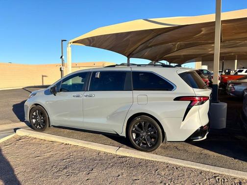 2023 Toyota Sienna XSE 7 Passenger
