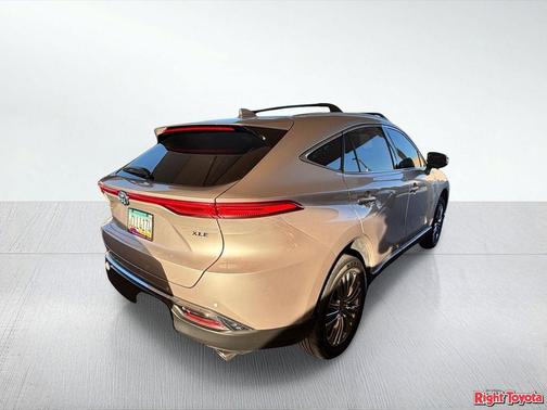 Titanium Glow 2023 Toyota Venza XLE